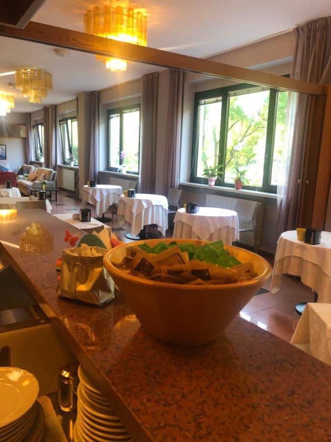 Albergo Casa Dell'Ospite Brescia Luaran gambar